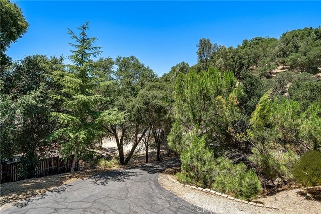 9056 Curbaril Avenue, Atascadero, CA 93422