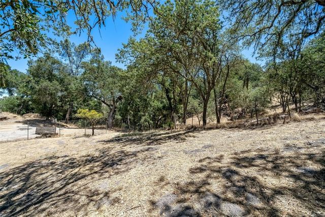 9056 Curbaril Avenue, Atascadero, CA 93422