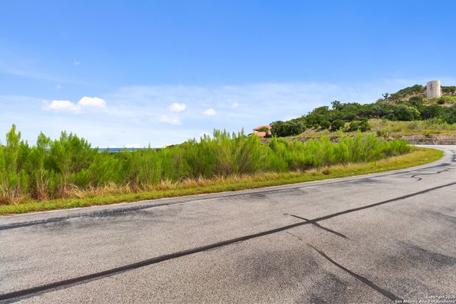 2440 Triple Peak, Canyon Lake, TX 78133