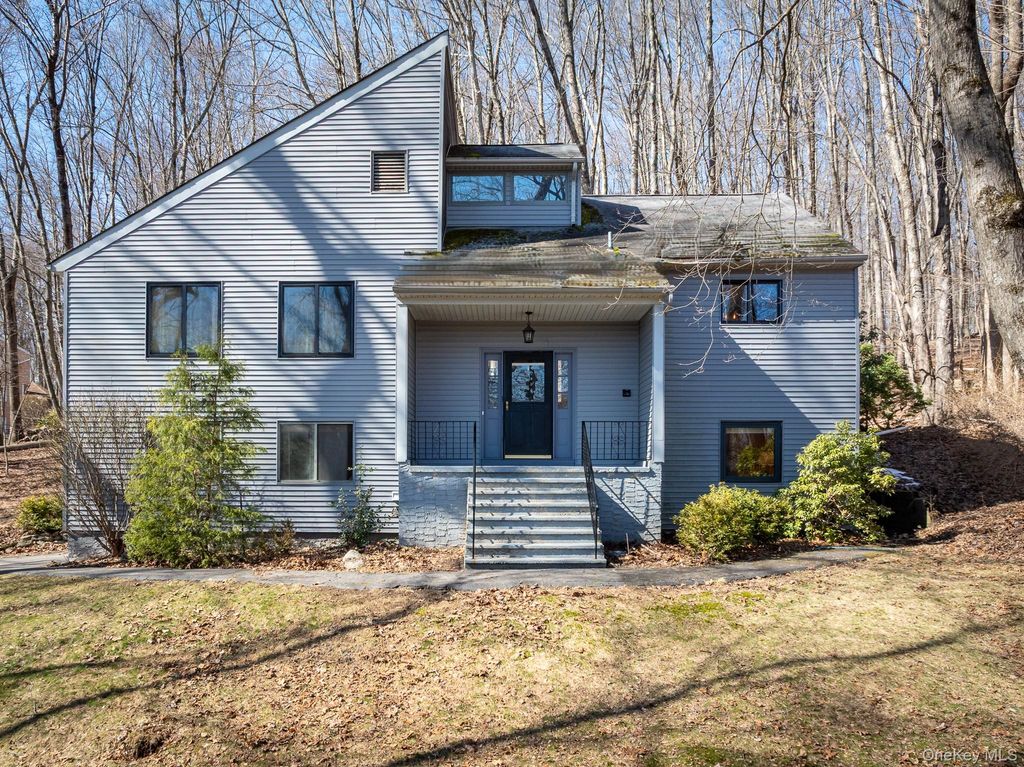 27 Mohawk Lane, Yorktown Heights, NY 10598