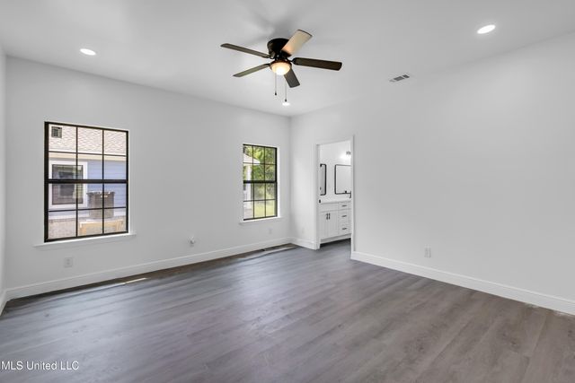 1411 Mantou Street, Pascagoula, MS 39567
