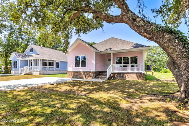 1411 Mantou Street, Pascagoula, MS 39567