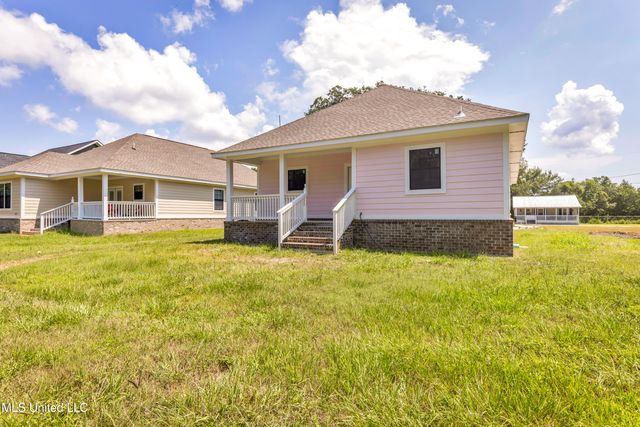 1411 Mantou Street, Pascagoula, MS 39567