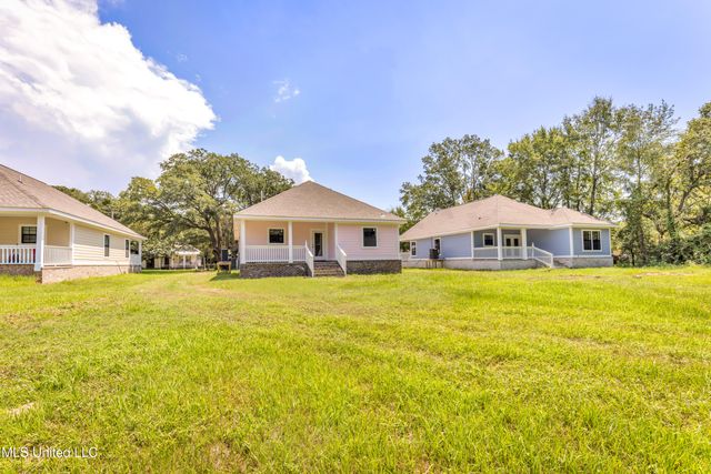 1411 Mantou Street, Pascagoula, MS 39567