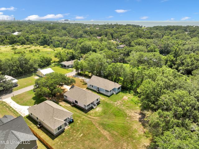 1411 Mantou Street, Pascagoula, MS 39567