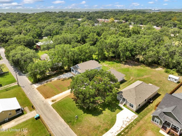 1411 Mantou Street, Pascagoula, MS 39567