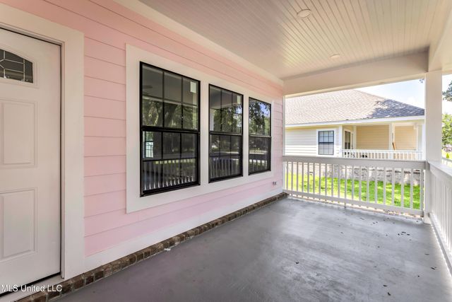 1411 Mantou Street, Pascagoula, MS 39567
