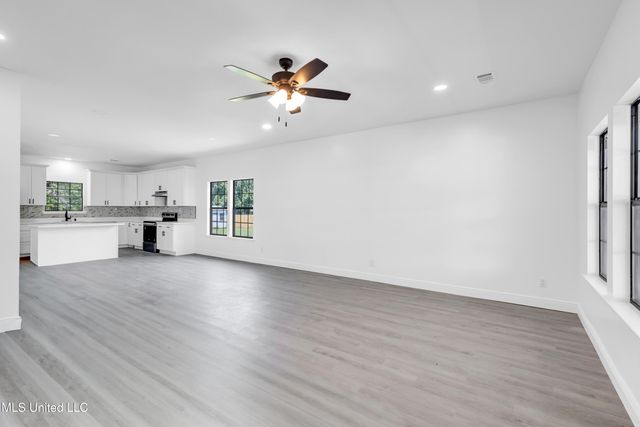 1411 Mantou Street, Pascagoula, MS 39567