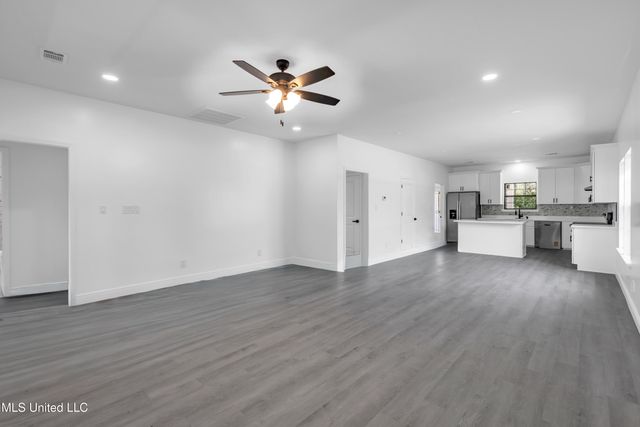 1411 Mantou Street, Pascagoula, MS 39567