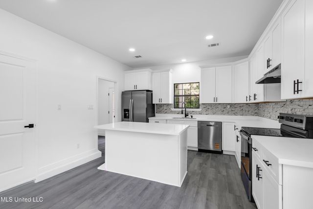 1411 Mantou Street, Pascagoula, MS 39567