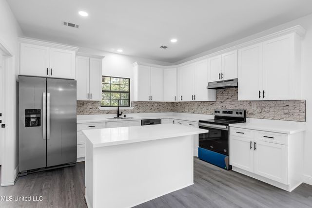1411 Mantou Street, Pascagoula, MS 39567