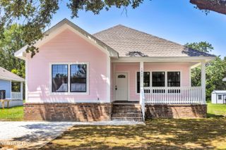 1411 Mantou Street, Pascagoula, MS 39567