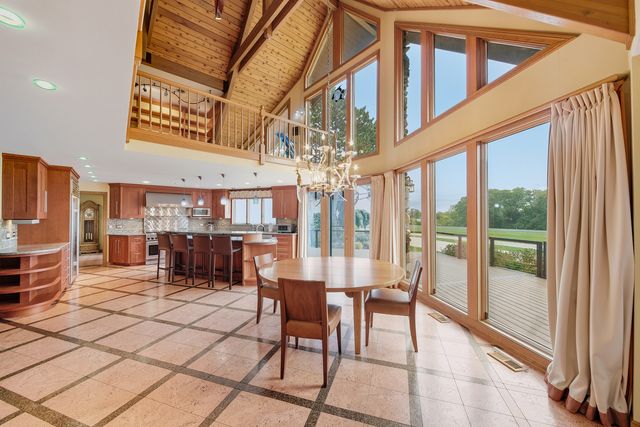 607 Berkshire Court, Downers Grove, IL 60516