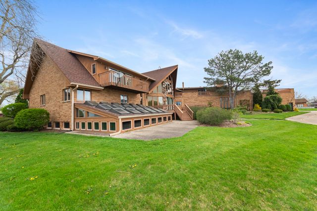 607 Berkshire Court, Downers Grove, IL 60516