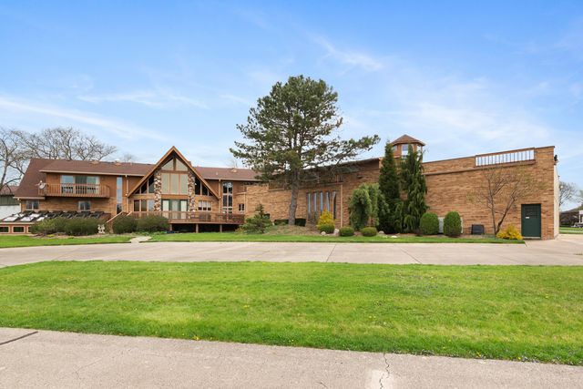 607 Berkshire Court, Downers Grove, IL 60516