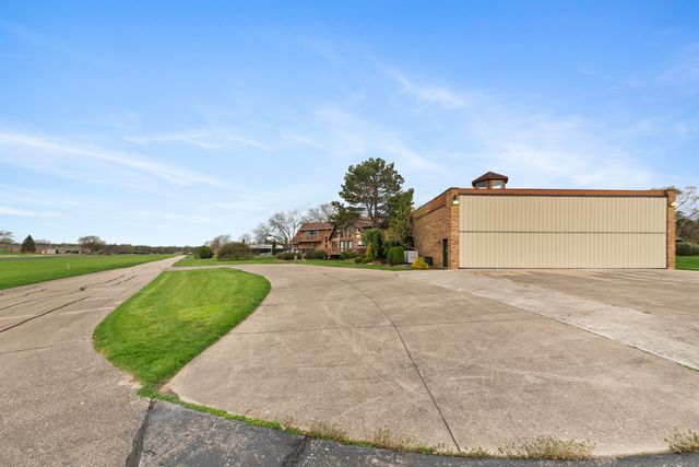 607 Berkshire Court, Downers Grove, IL 60516