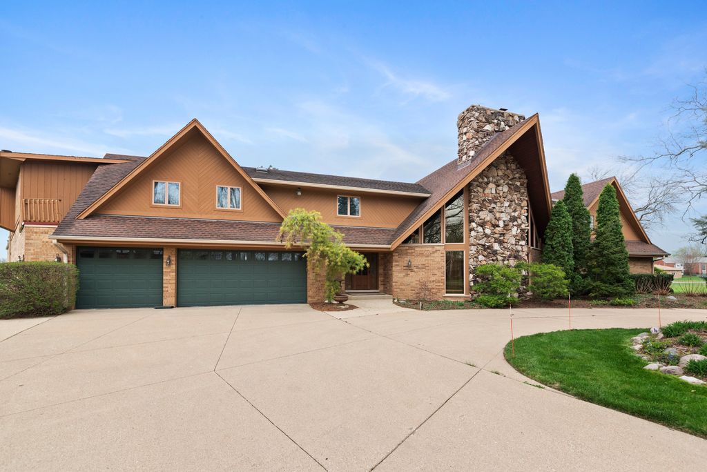 607 Berkshire Court, Downers Grove, IL 60516