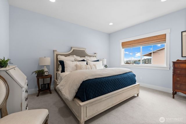 140 E Cedarland Lane, Allyn, WA 98524