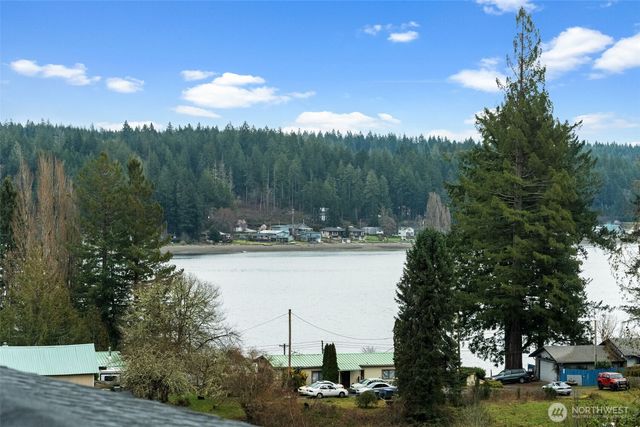 140 E Cedarland Lane, Allyn, WA 98524