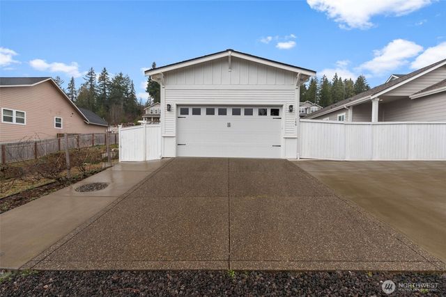 140 E Cedarland Lane, Allyn, WA 98524