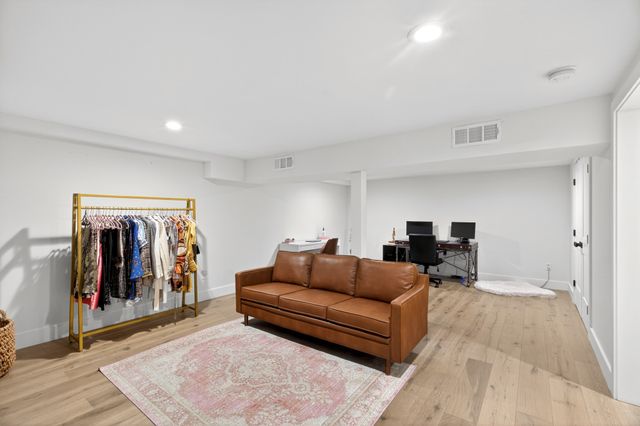 4017 Beverly Hills Dr, Pegram, TN 37143