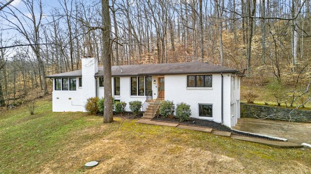 4017 Beverly Hills Dr, Pegram, TN 37143