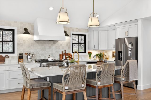 4017 Beverly Hills Dr, Pegram, TN 37143