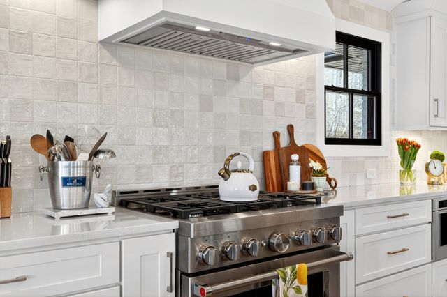 4017 Beverly Hills Dr, Pegram, TN 37143