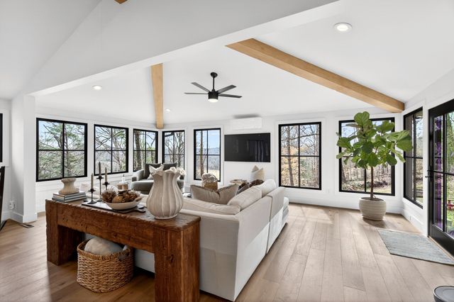 4017 Beverly Hills Dr, Pegram, TN 37143