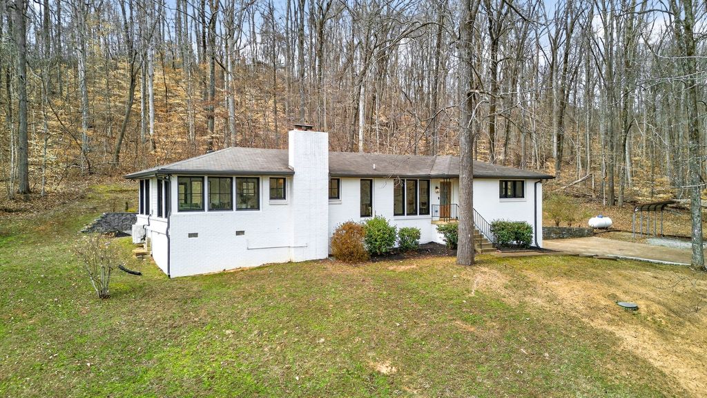 4017 Beverly Hills Dr, Pegram, TN 37143