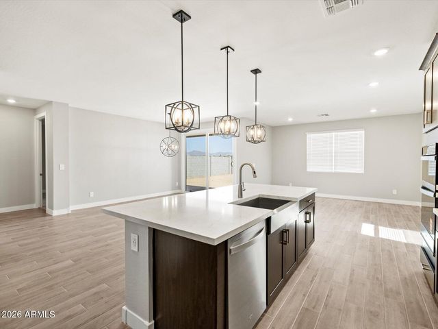 423 W ROCK NEEDLE Trail, Apache Junction, AZ 85120