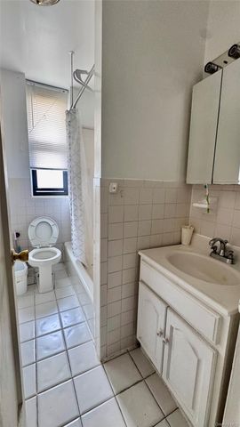 136-05 Sanford Ave 4A, Flushing, NY 11355