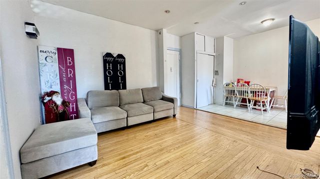 136-05 Sanford Ave 4A, Flushing, NY 11355
