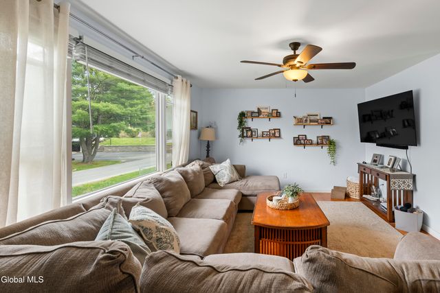 1 Walter Road, Brunswick, NY 12180
