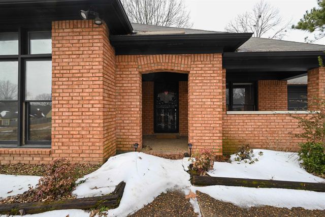 885 LINDEN GROVE CV, Memphis, TN 38018