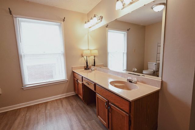 885 LINDEN GROVE CV, Memphis, TN 38018