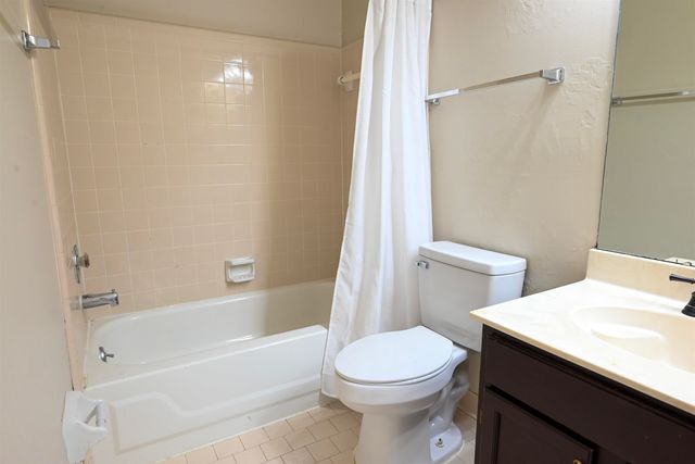 885 LINDEN GROVE CV, Memphis, TN 38018