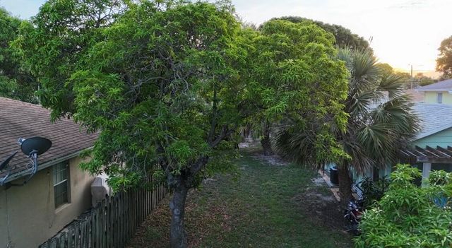 211 N E Street, Lake Worth Beach, FL 33460