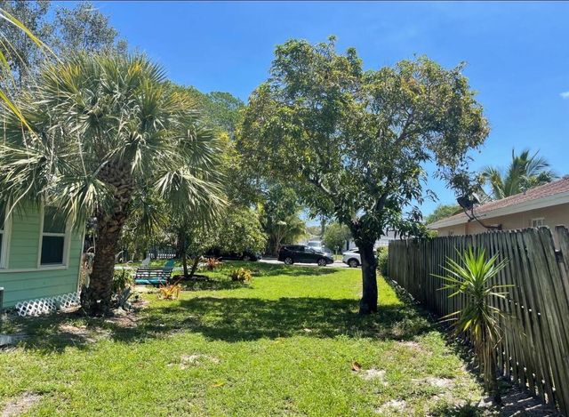 211 N E Street, Lake Worth Beach, FL 33460