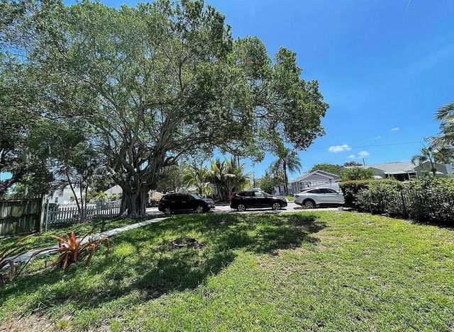211 N E Street, Lake Worth Beach, FL 33460