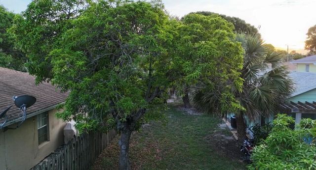 211 N E Street, Lake Worth Beach, FL 33460