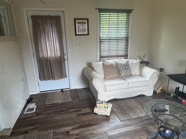 4716 Stornoway Dr, Ampthill, VA 23234