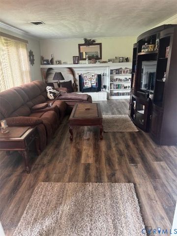 4716 Stornoway Dr, Ampthill, VA 23234