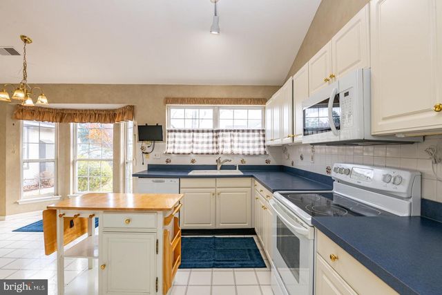 193 HAWTHORNE CT, Wyomissing, PA 19610