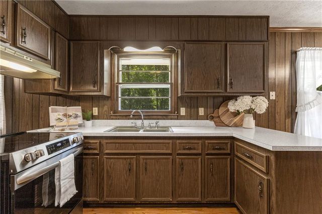 3970 N Martin Way, Lithia Springs, GA 30122