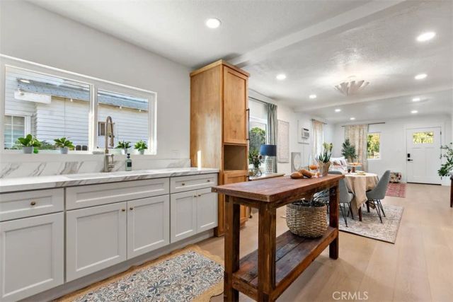 822 N Mountain View, San Bernardino, CA 92401