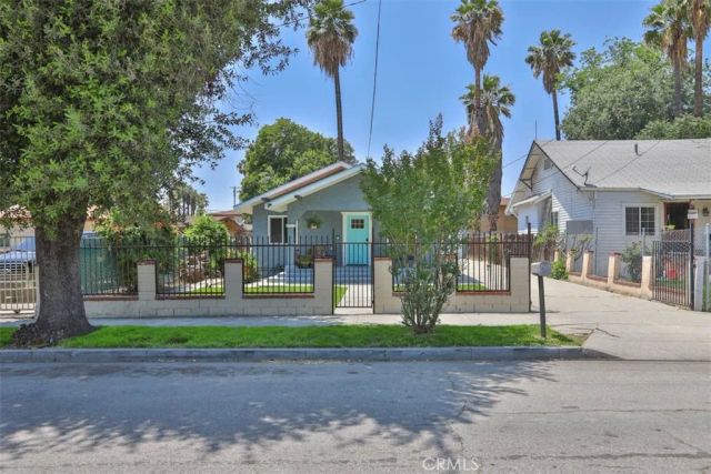 822 N Mountain View, San Bernardino, CA 92401