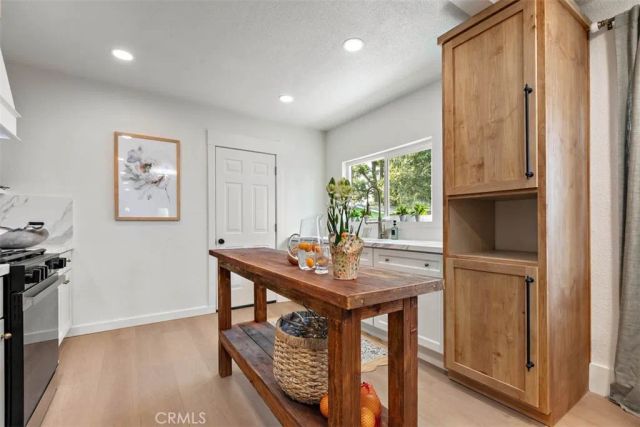 822 N Mountain View, San Bernardino, CA 92401