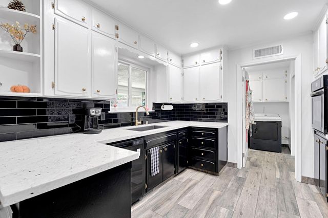 5460 N Blosser Avenue, Fresno, CA 93711