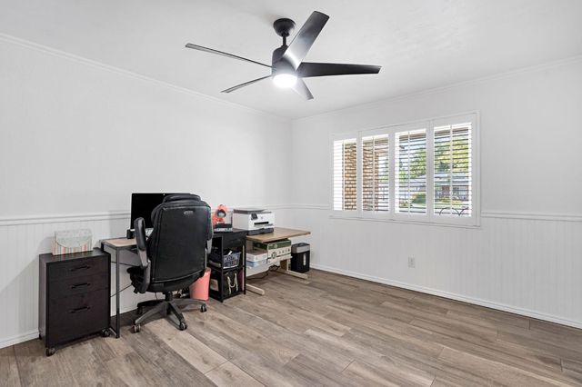 5460 N Blosser Avenue, Fresno, CA 93711